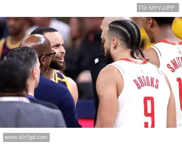 勇士与火箭季后赛第三场激战回顾双方明星球员表现与战术分析